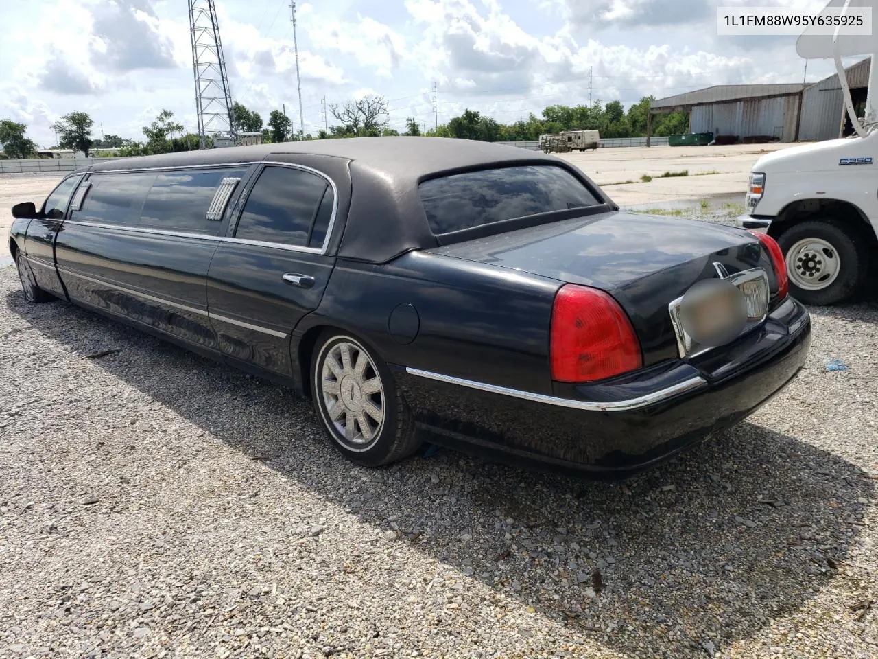 2005 Lincoln Town Car Executive VIN: 1L1FM88W95Y635925 Lot: 55406084