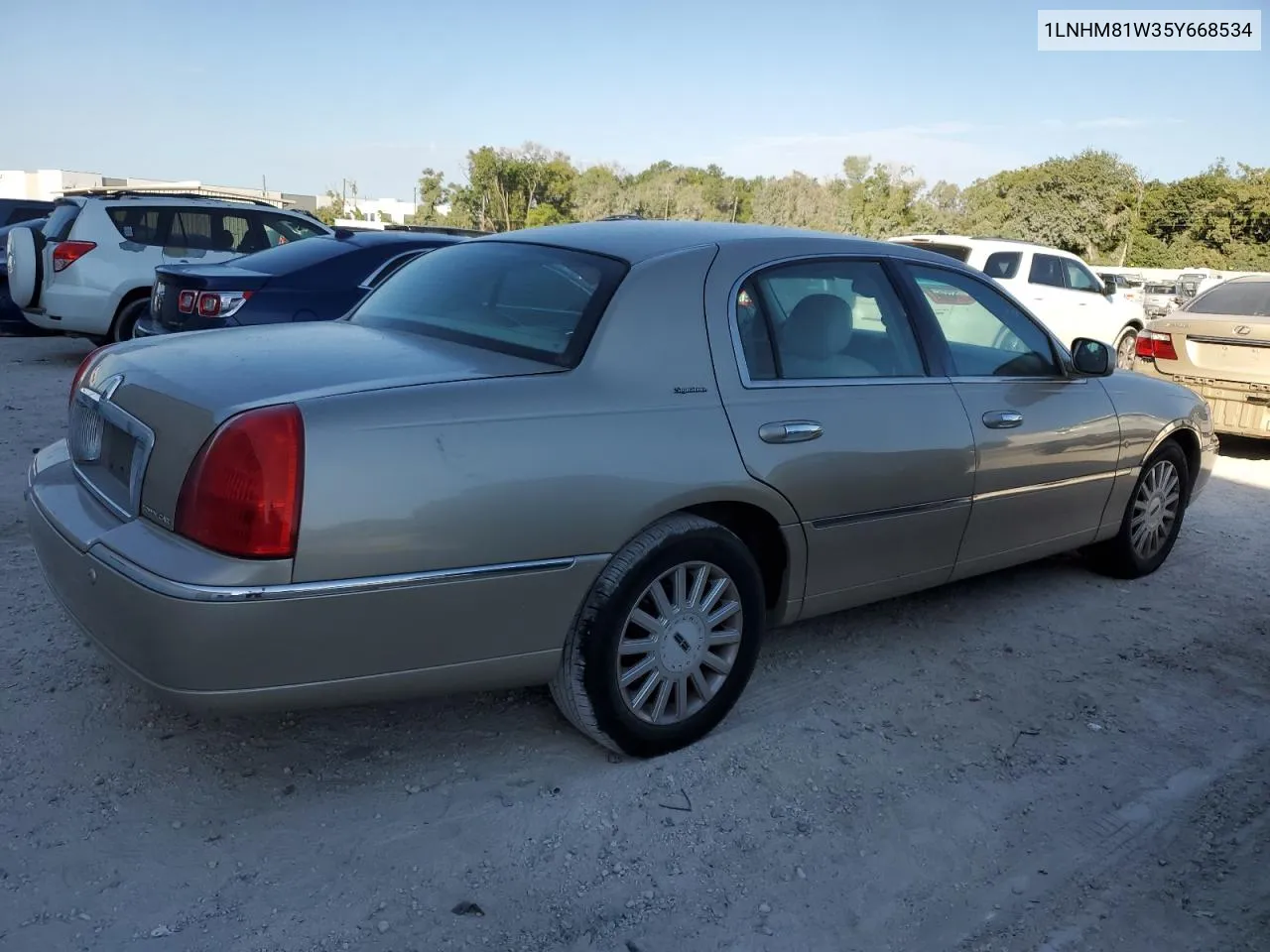 2005 Lincoln Town Car Signature VIN: 1LNHM81W35Y668534 Lot: 57424914