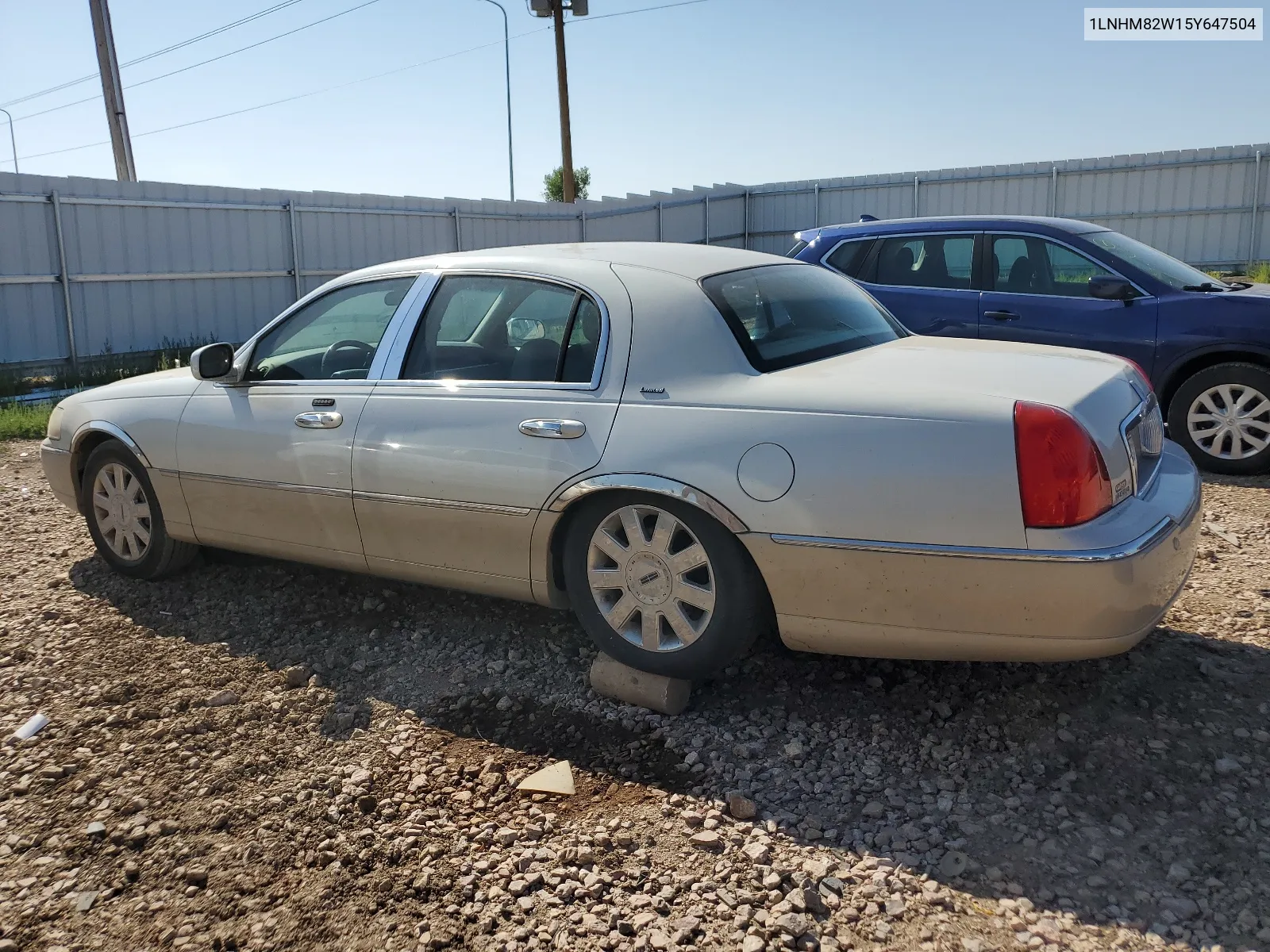 1LNHM82W15Y647504 2005 Lincoln Town Car Signature Limited