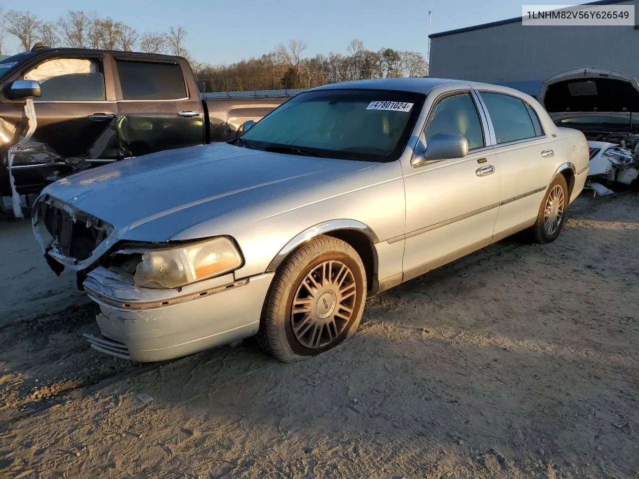 2006 Lincoln Town Car Signature Limited VIN: 1LNHM82V56Y626549 Lot: 47801024