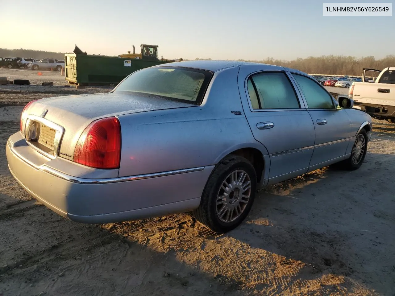 2006 Lincoln Town Car Signature Limited VIN: 1LNHM82V56Y626549 Lot: 47801024