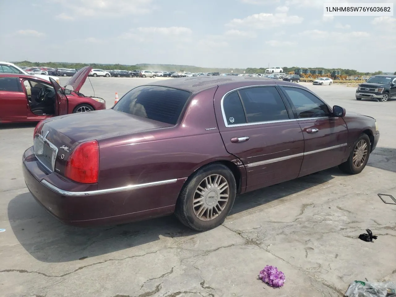 2006 Lincoln Town Car Signature Long Wheelbase VIN: 1LNHM85W76Y603682 Lot: 66282324