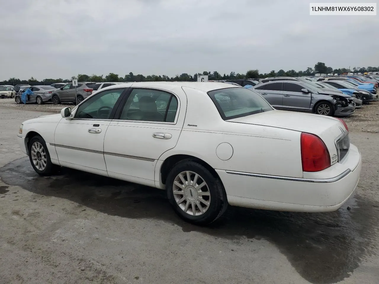 2006 Lincoln Town Car Signature VIN: 1LNHM81WX6Y608302 Lot: 67494014