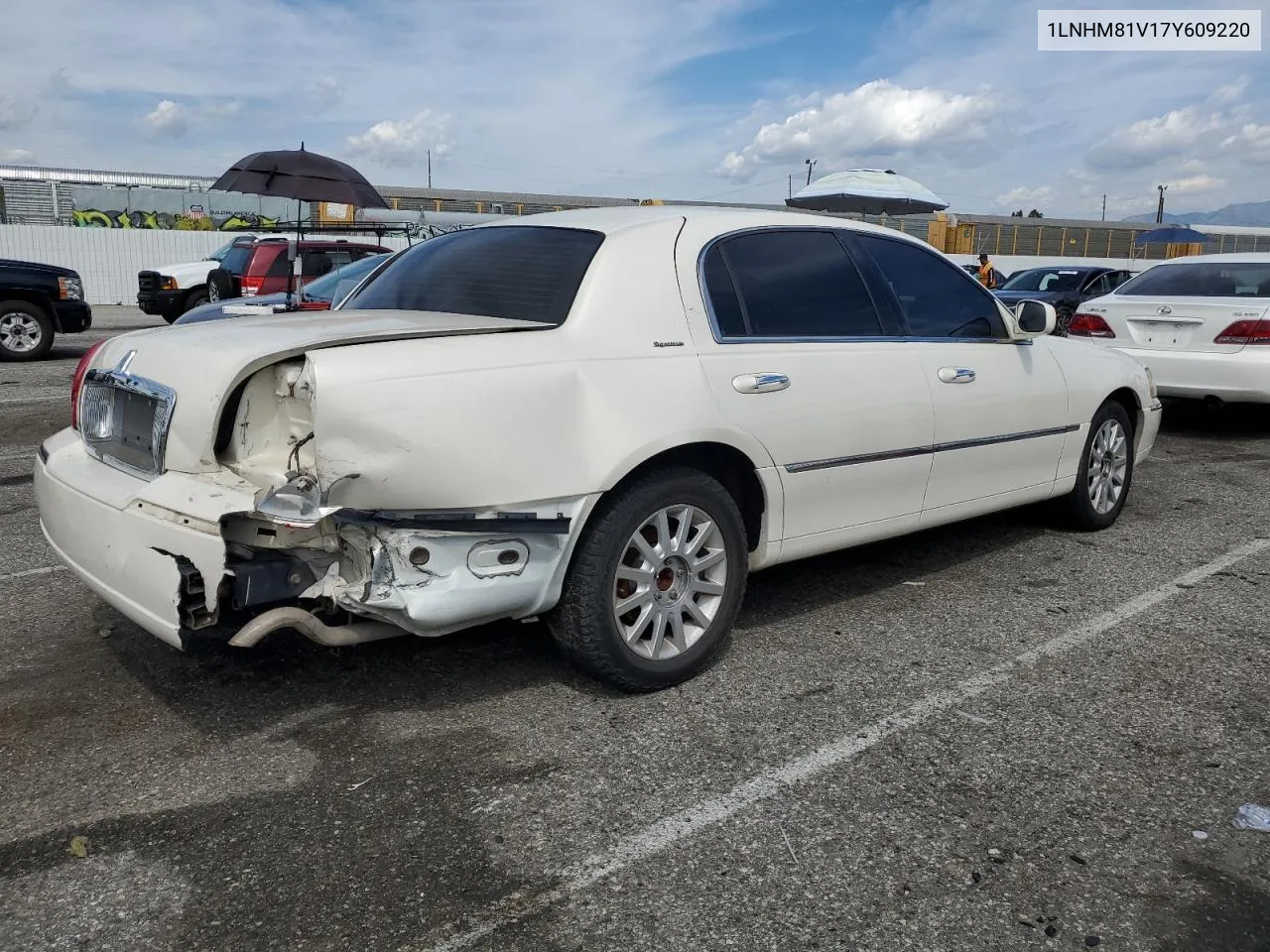 1LNHM81V17Y609220 2007 Lincoln Town Car Signature