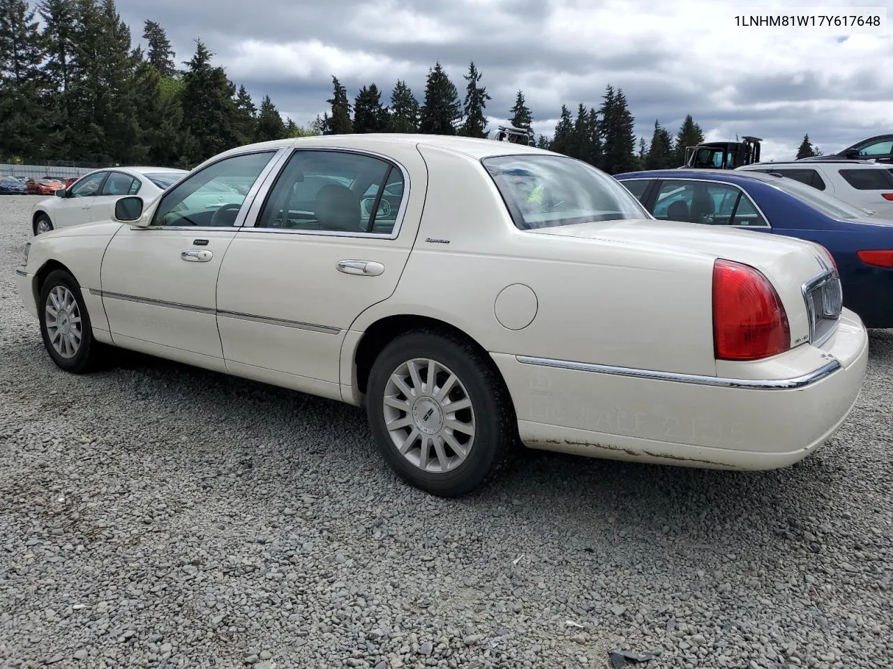 2007 Lincoln Town Car Signature VIN: 1LNHM81W17Y617648 Lot: 51966134