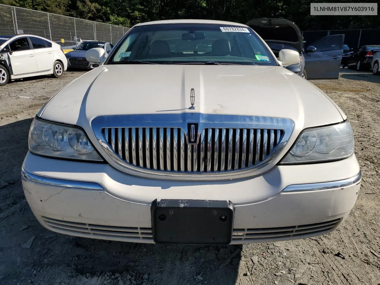 1LNHM81V87Y603916 2007 Lincoln Town Car Signature