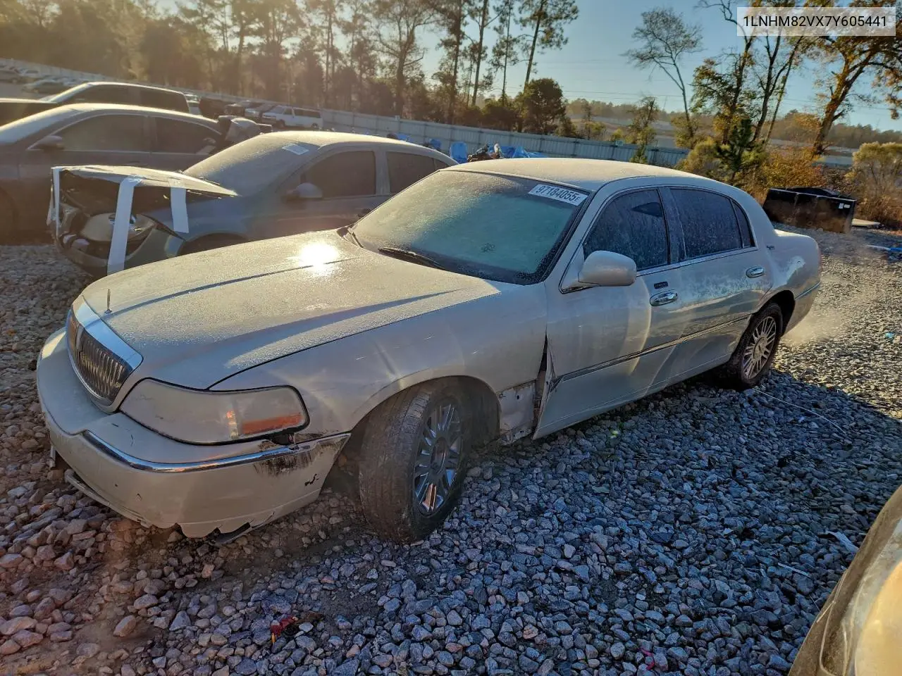 1LNHM82VX7Y605441 2007 Lincoln Town Car Signature Limited