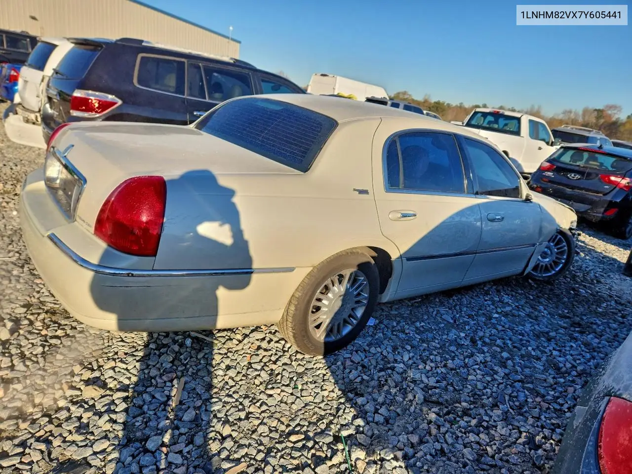 1LNHM82VX7Y605441 2007 Lincoln Town Car Signature Limited
