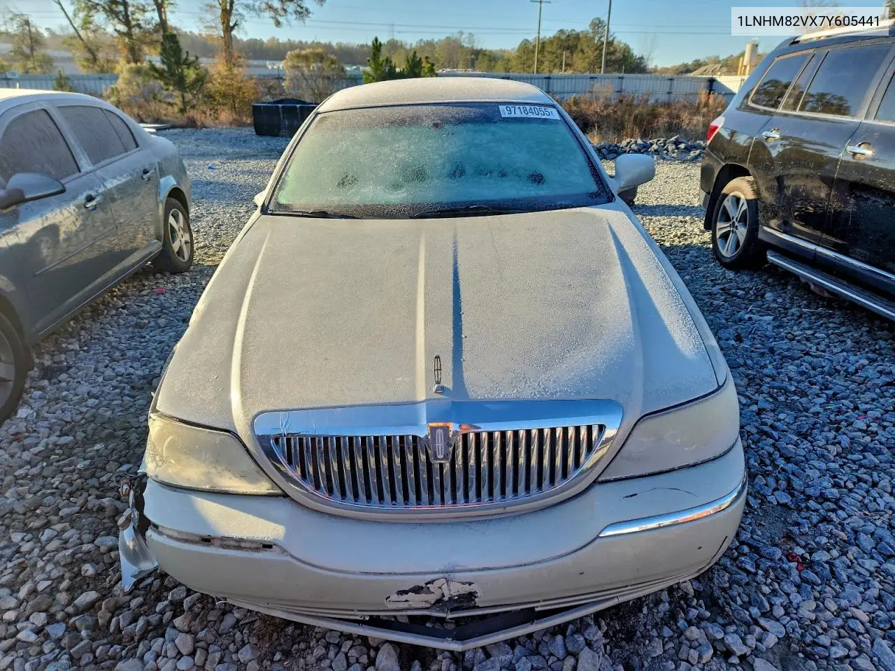 1LNHM82VX7Y605441 2007 Lincoln Town Car Signature Limited