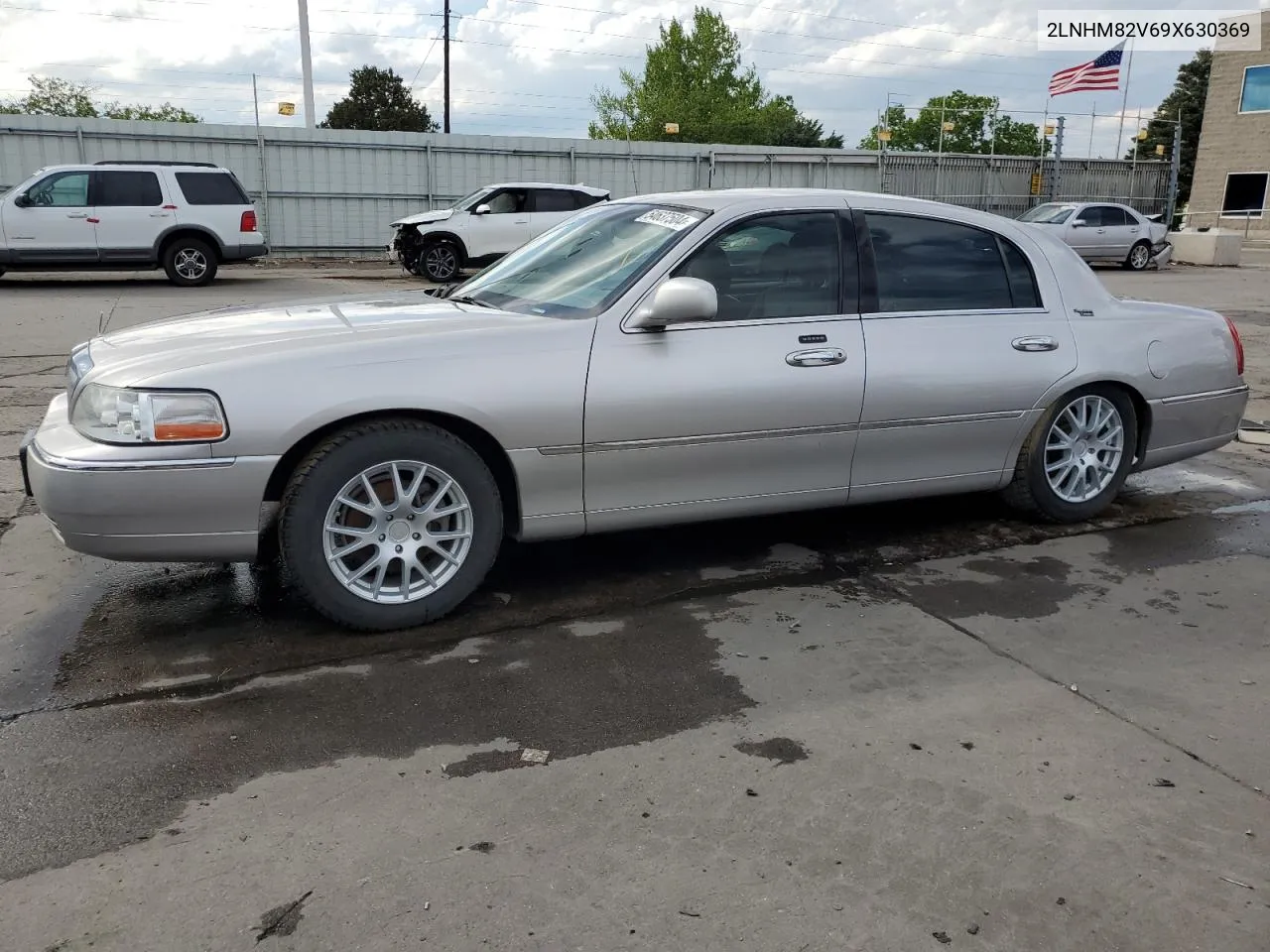 2009 Lincoln Town Car Signature Limited VIN: 2LNHM82V69X630369 Lot: 54637504