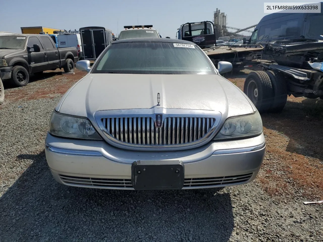 2009 Lincoln Town Car Executive VIN: 2L1FM88W59X633398 Lot: 58792754