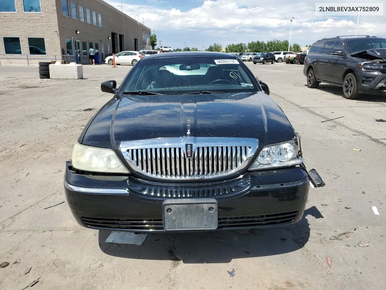 2010 Lincoln Town Car Executive L VIN: 2LNBL8EV3AX752809 Lot: 60305114