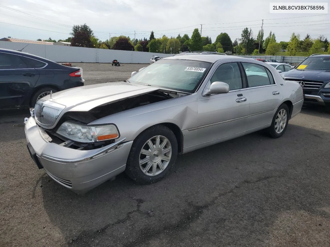 2011 Lincoln Town Car Signature Limited VIN: 2LNBL8CV3BX758596 Lot: 53578854