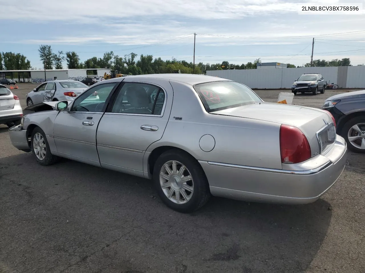 2011 Lincoln Town Car Signature Limited VIN: 2LNBL8CV3BX758596 Lot: 53578854