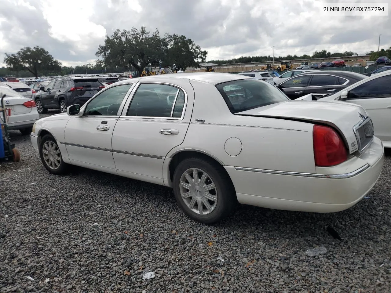 2LNBL8CV4BX757294 2011 Lincoln Town Car Signature Limited