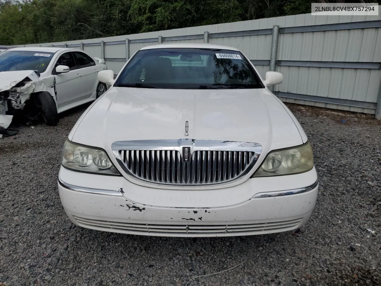 2LNBL8CV4BX757294 2011 Lincoln Town Car Signature Limited