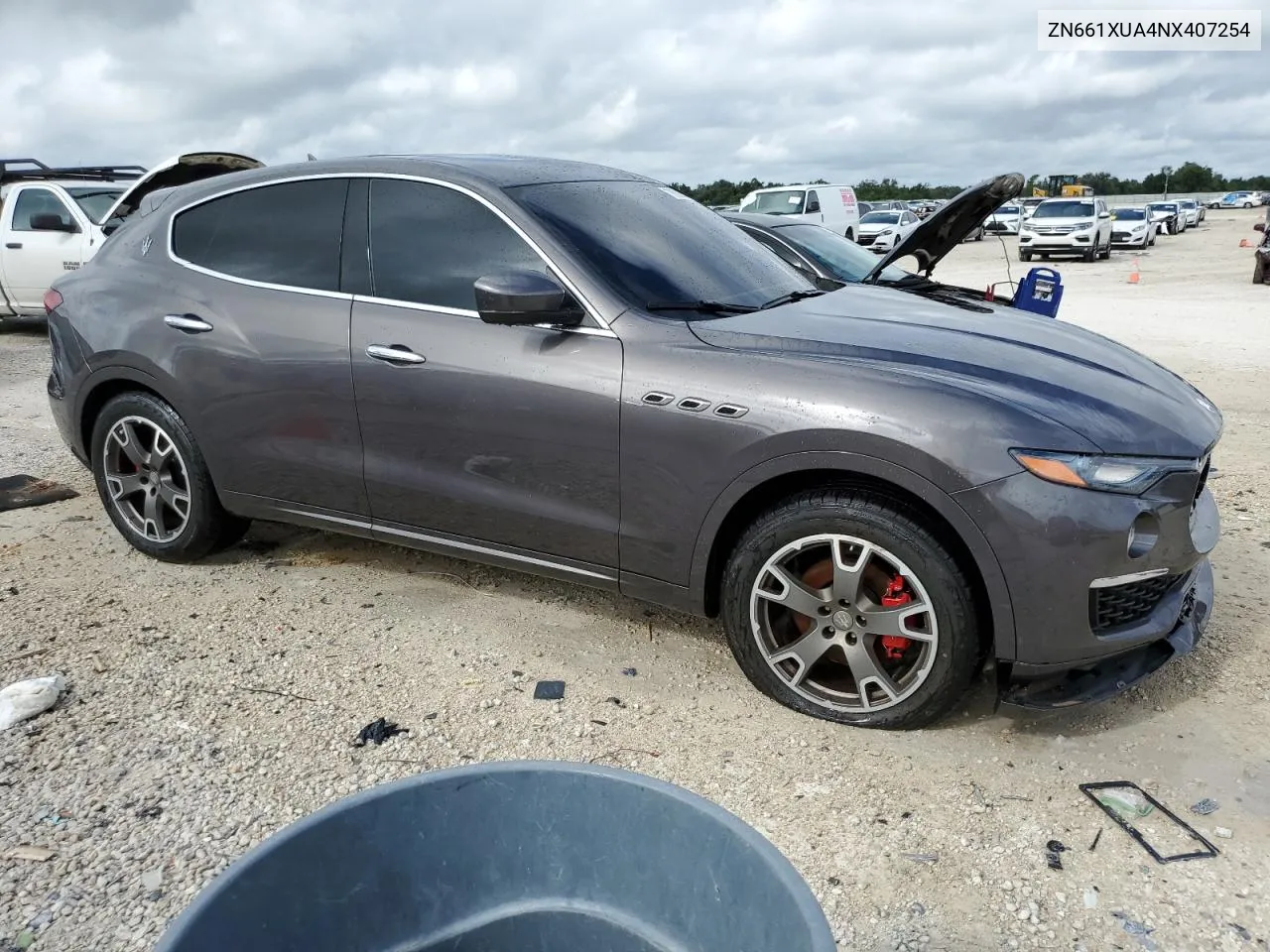 ZN661XUA4NX407254 2022 Maserati Levante Base