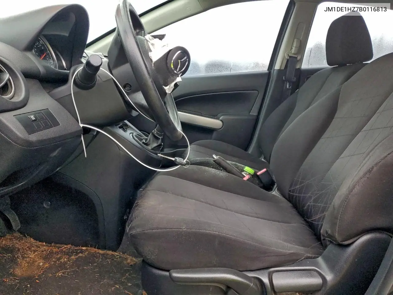 JM1DE1HZ7B0116813 2011 Mazda Mazda2