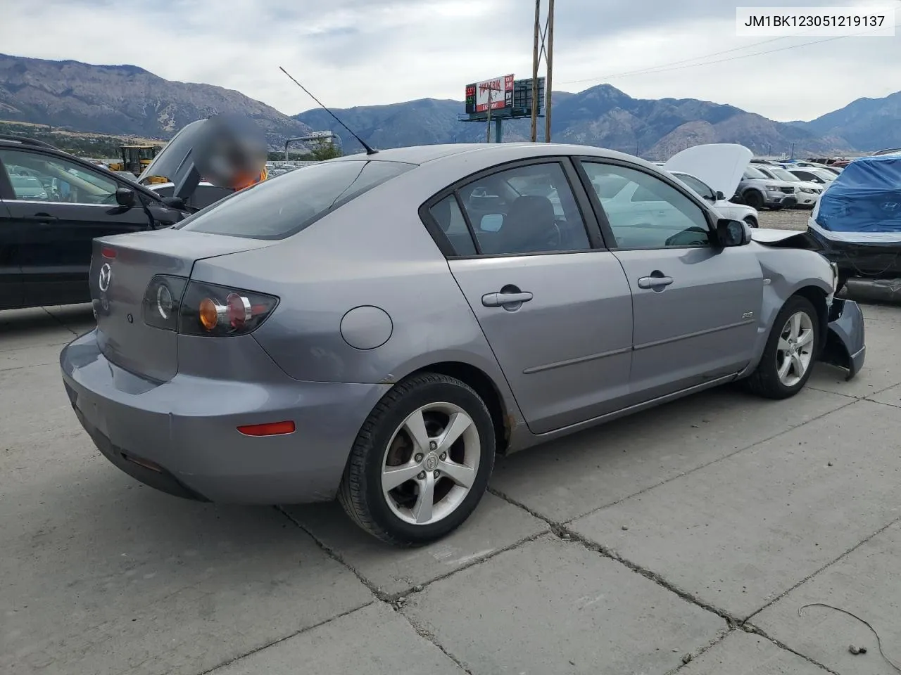 JM1BK123051219137 2005 Mazda 3 S