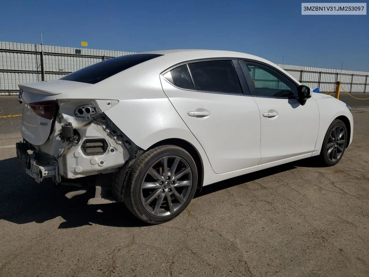 3MZBN1V31JM253097 2018 Mazda 3 Touring