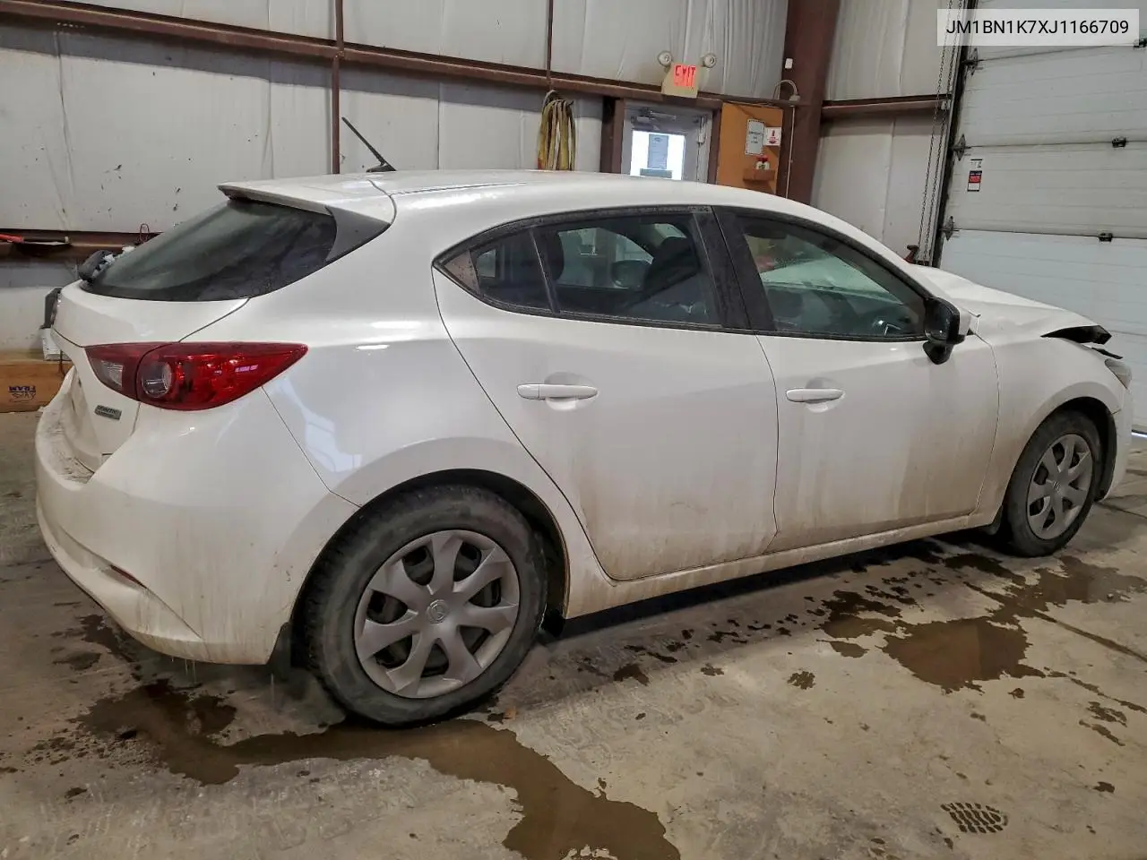 JM1BN1K7XJ1166709 2018 Mazda 3 Sport