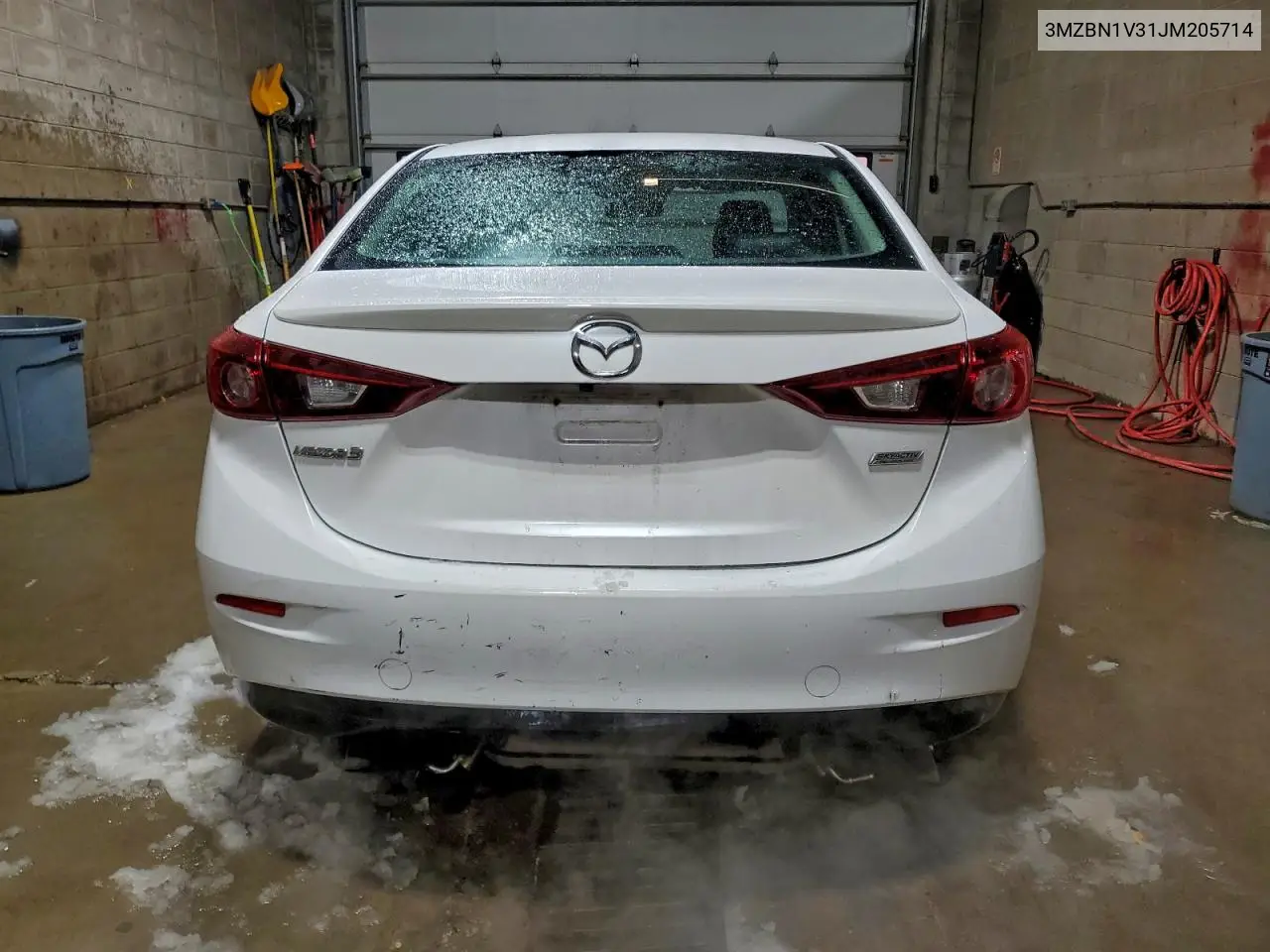 3MZBN1V31JM205714 2018 Mazda 3 Touring