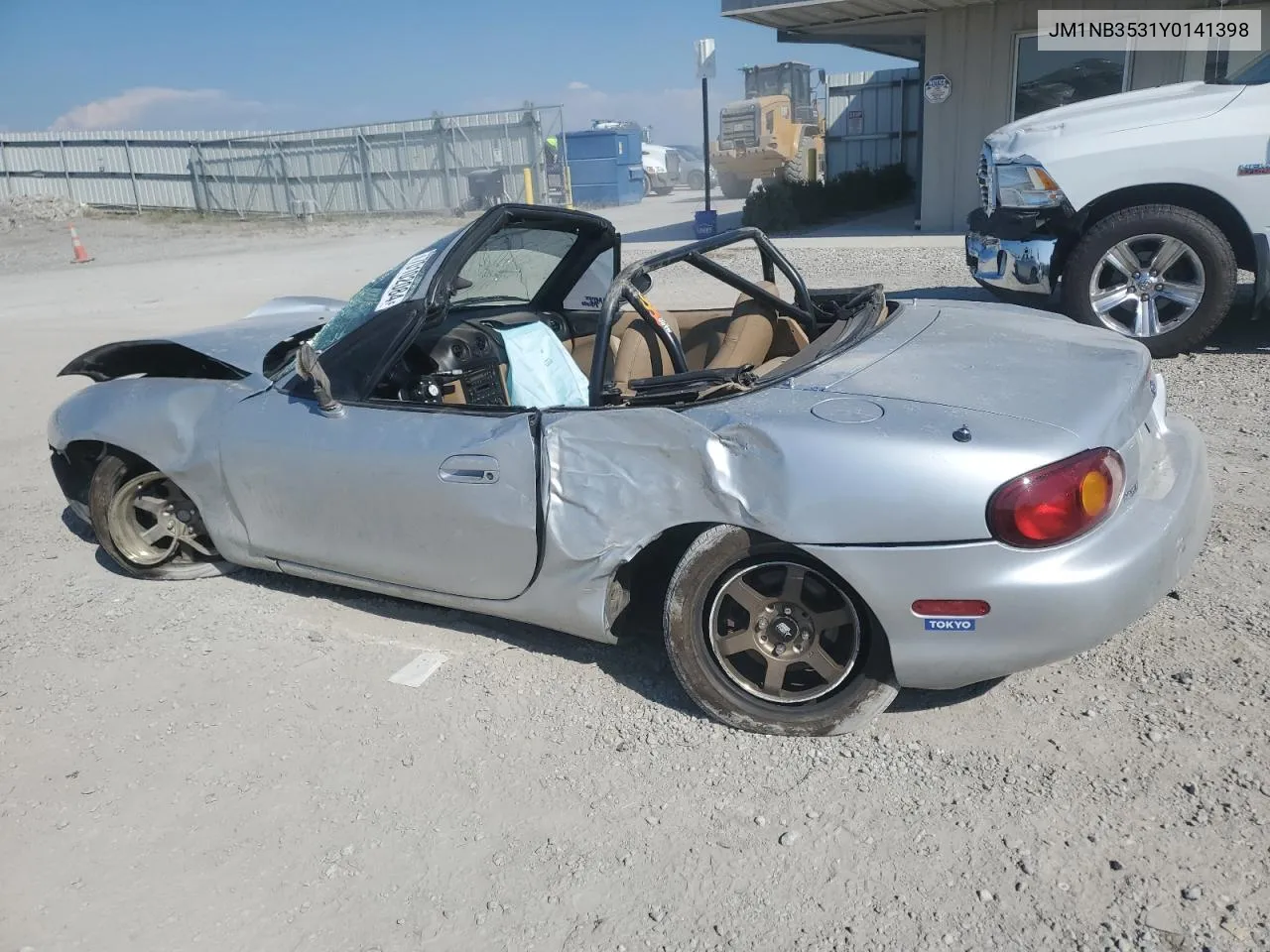 2000 Mazda Mx-5 Miata Base VIN: JM1NB3531Y0141398 Lot: 70102084