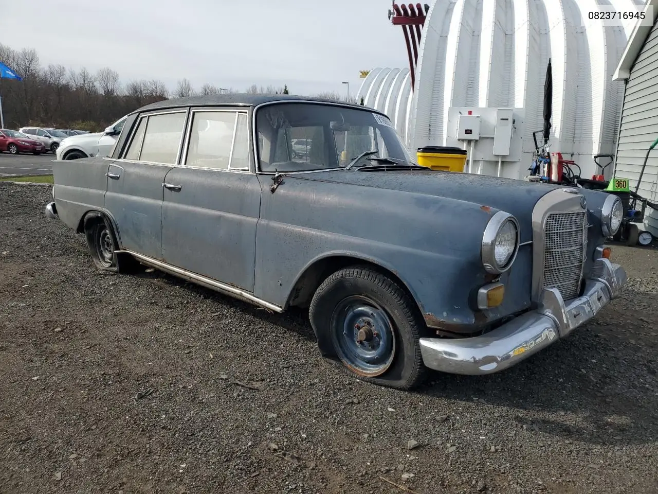 0823716945 1969 Mercedes Benz 190 D Seda