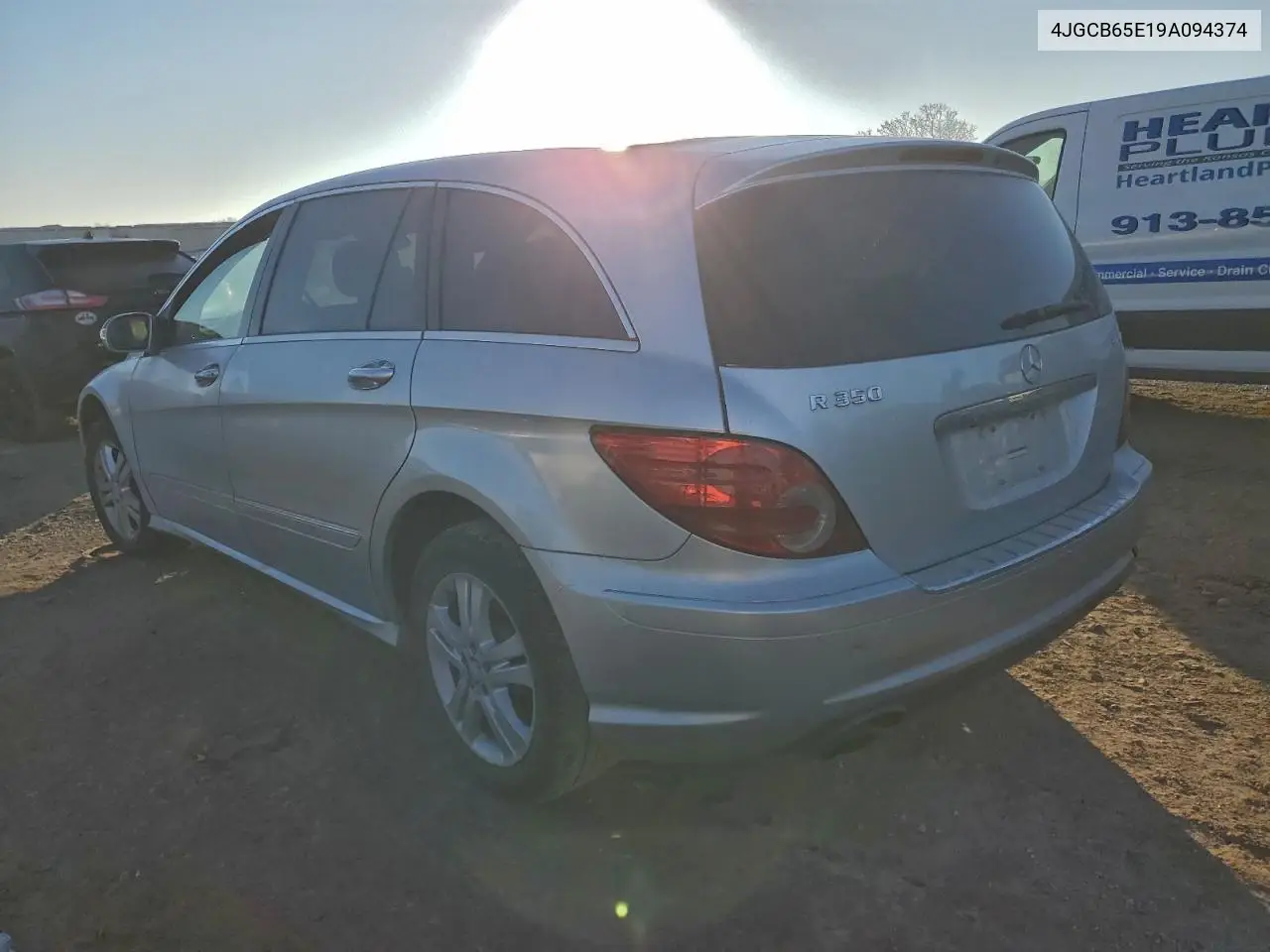4JGCB65E19A094374 2009 Mercedes-Benz R 350 4Matic