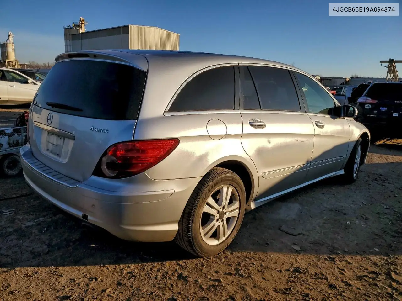 4JGCB65E19A094374 2009 Mercedes-Benz R 350 4Matic