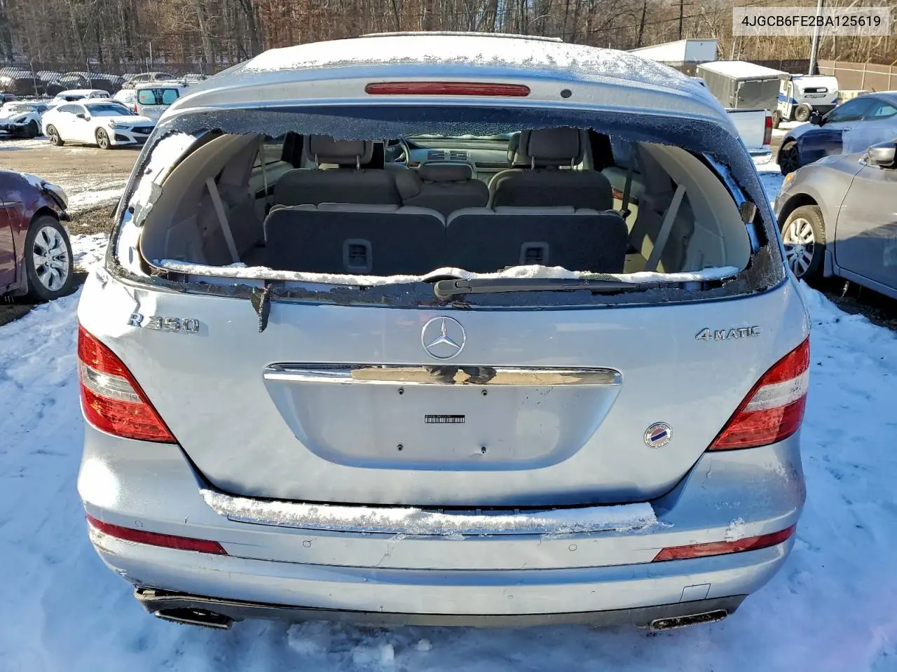 4JGCB6FE2BA125619 2011 Mercedes-Benz R 350 4Matic