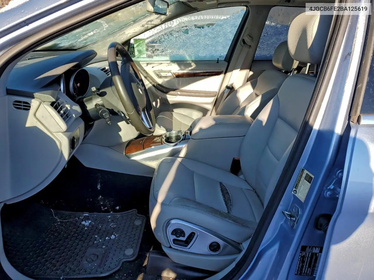 4JGCB6FE2BA125619 2011 Mercedes-Benz R 350 4Matic