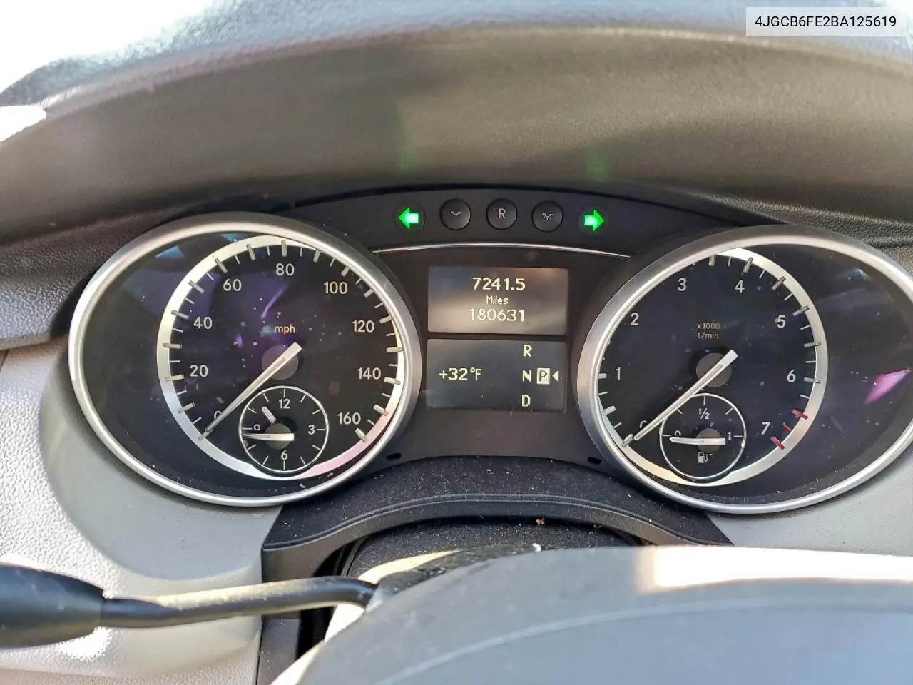 4JGCB6FE2BA125619 2011 Mercedes-Benz R 350 4Matic