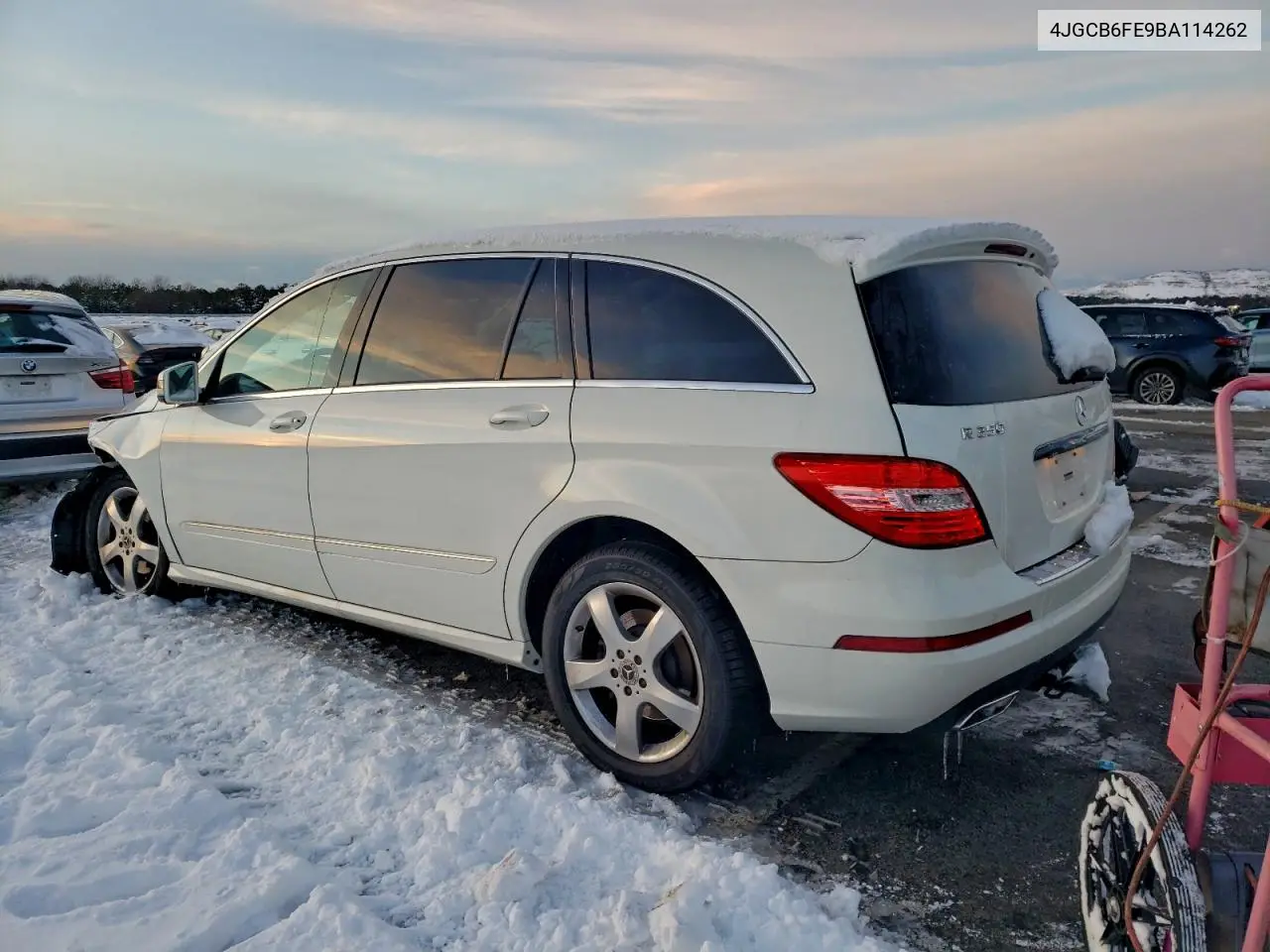 4JGCB6FE9BA114262 2011 Mercedes-Benz R 350 4Matic
