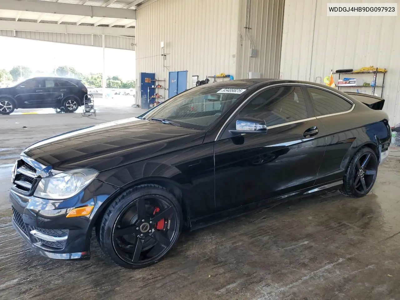 WDDGJ4HB9DG097923 2013 Mercedes-Benz C 250