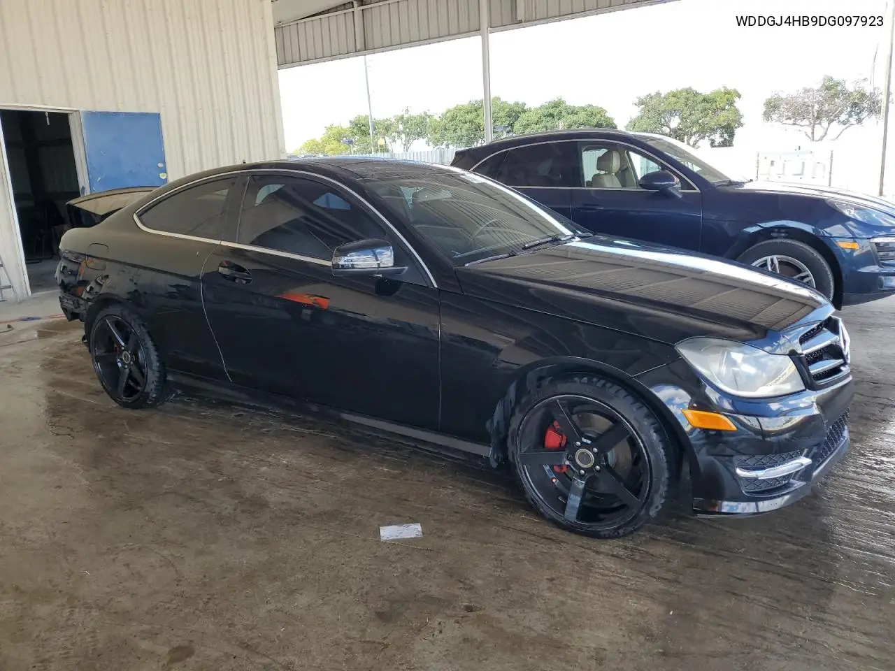 WDDGJ4HB9DG097923 2013 Mercedes-Benz C 250