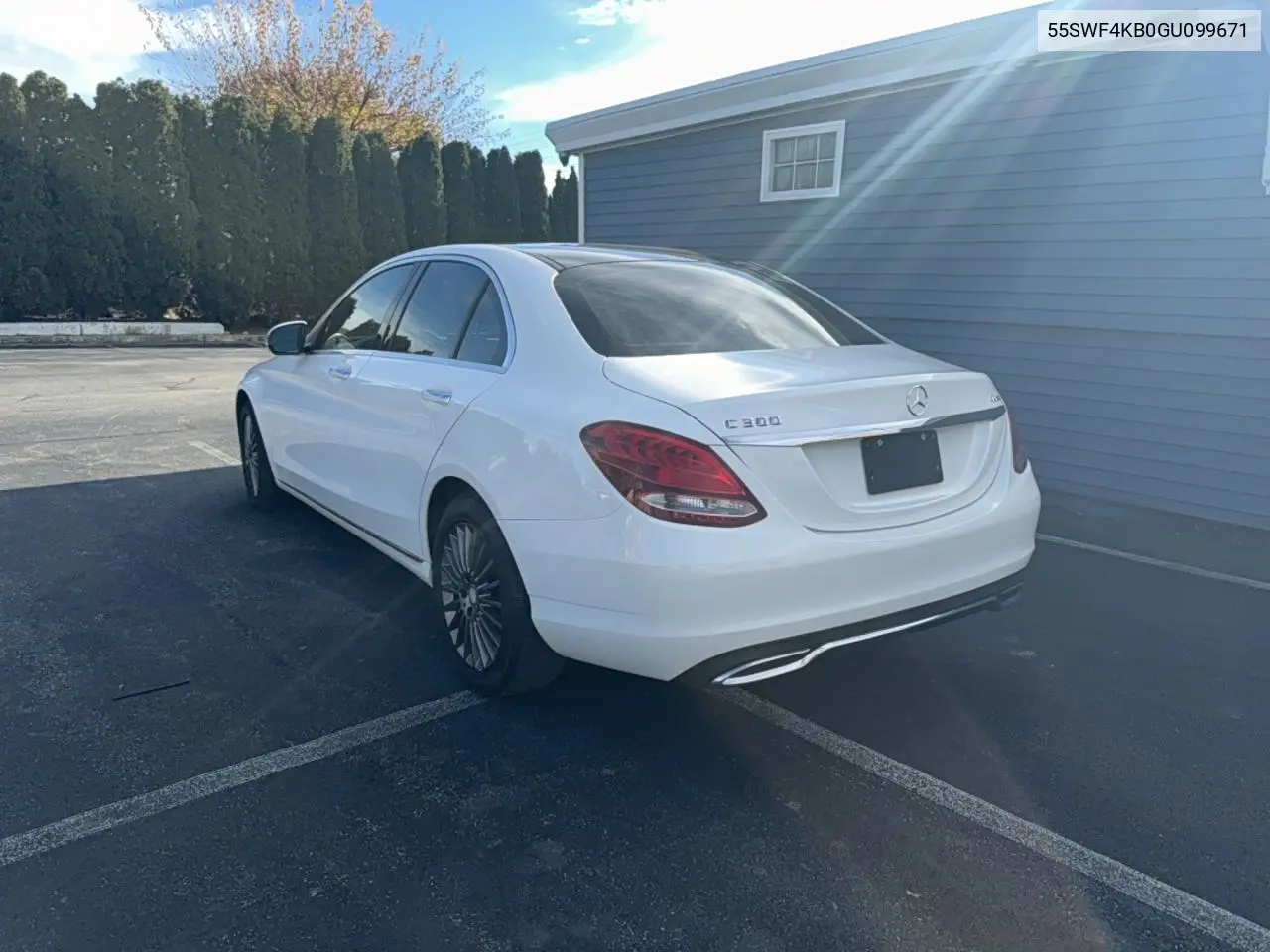 55SWF4KB0GU099671 2016 Mercedes-Benz C 300 4Matic