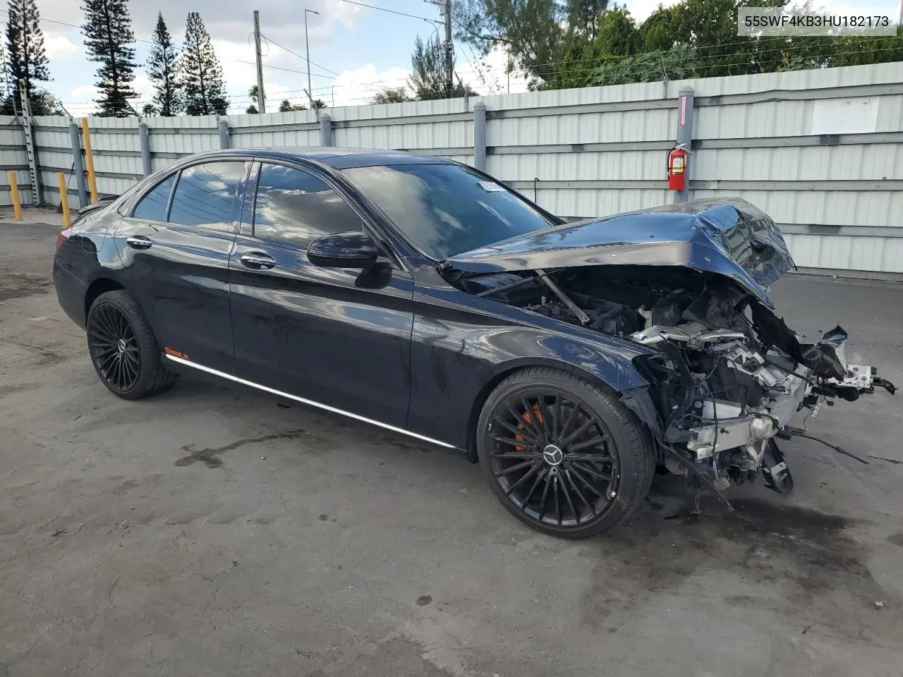 55SWF4KB3HU182173 2017 Mercedes-Benz C 300 4Matic