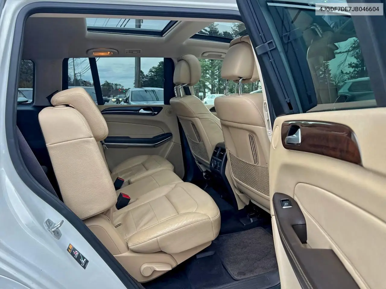 4JGDF7DE7JB046604 2018 Mercedes-Benz Gls 550 4Matic
