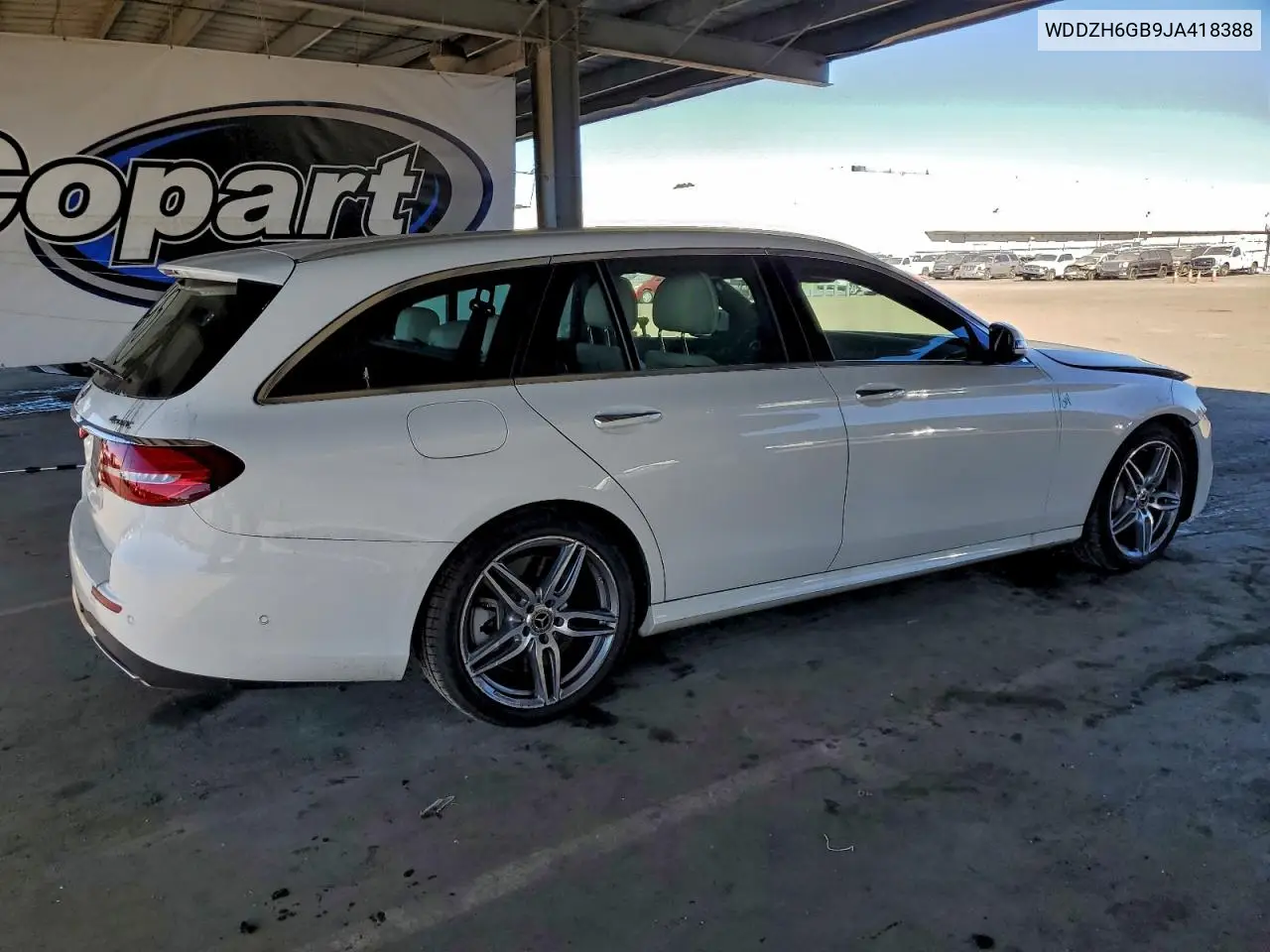 WDDZH6GB9JA418388 2018 Mercedes-Benz E 400 4Matic