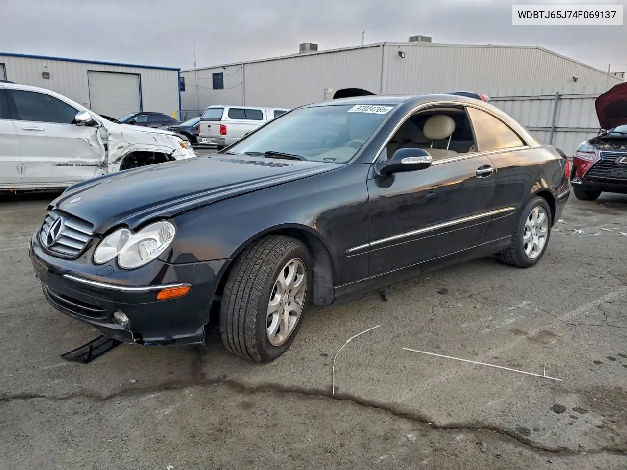 WDBTJ65J74F069137 2004 Mercedes-Benz Clk 320C