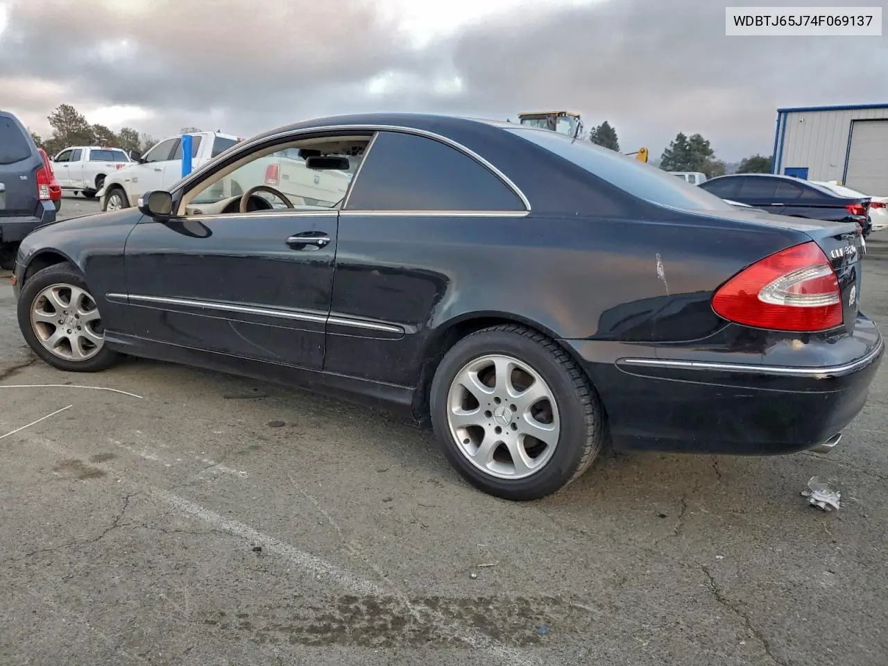WDBTJ65J74F069137 2004 Mercedes-Benz Clk 320C