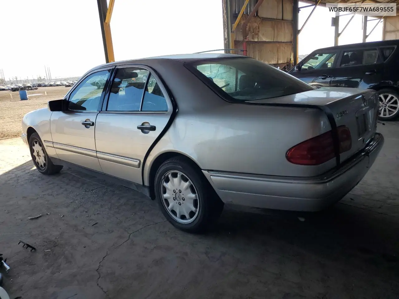 WDBJF65F7WA689555 1998 Mercedes-Benz E 320