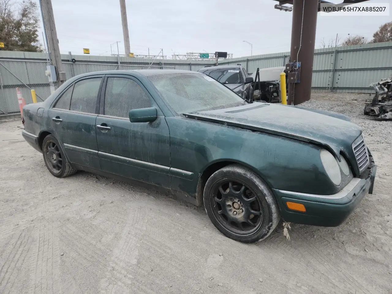 WDBJF65H7XA885207 1999 Mercedes-Benz E 320