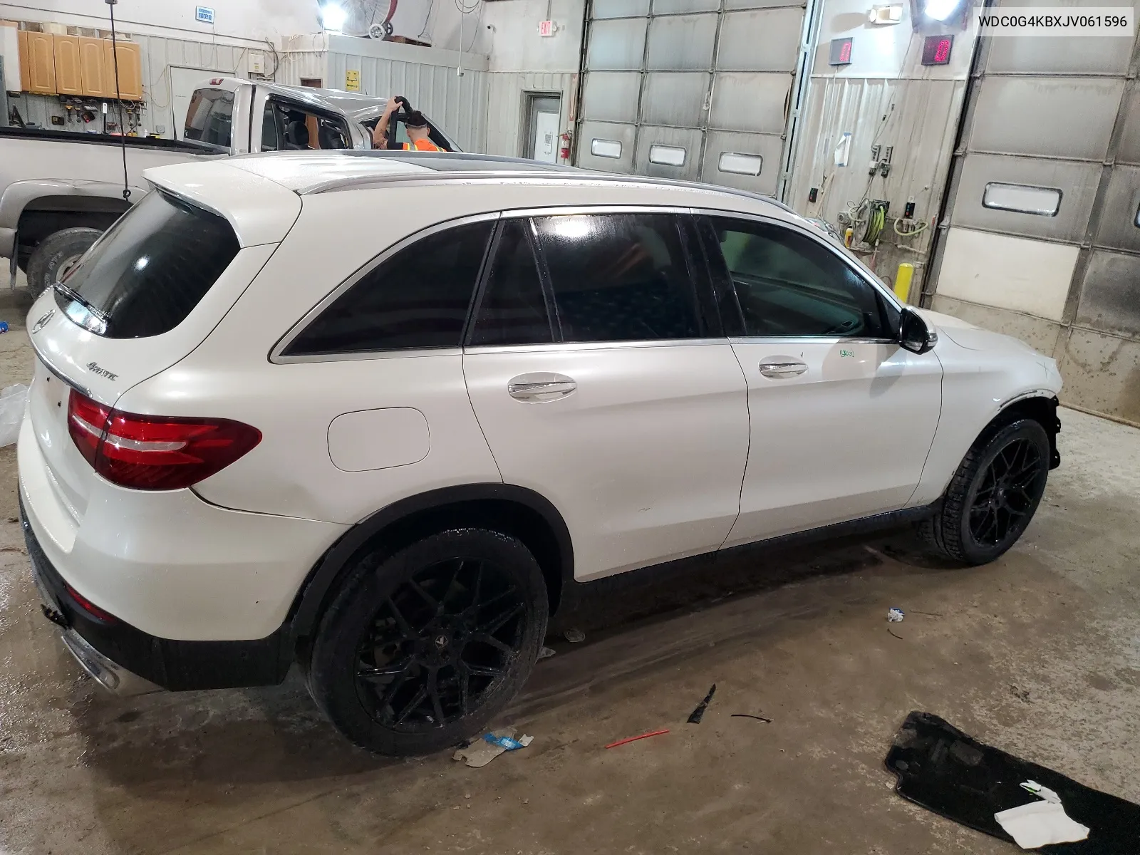 WDC0G4KBXJV061596 2018 Mercedes-Benz Glc 300 4Matic