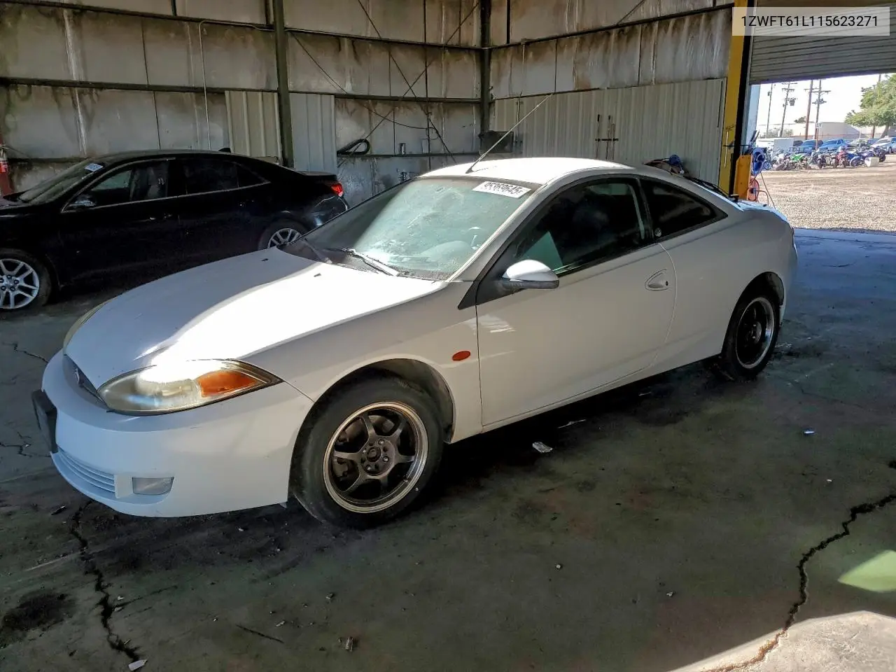 1ZWFT61L115623271 2001 Mercury Cougar V6
