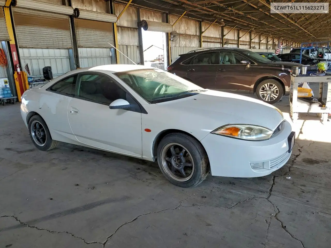 1ZWFT61L115623271 2001 Mercury Cougar V6