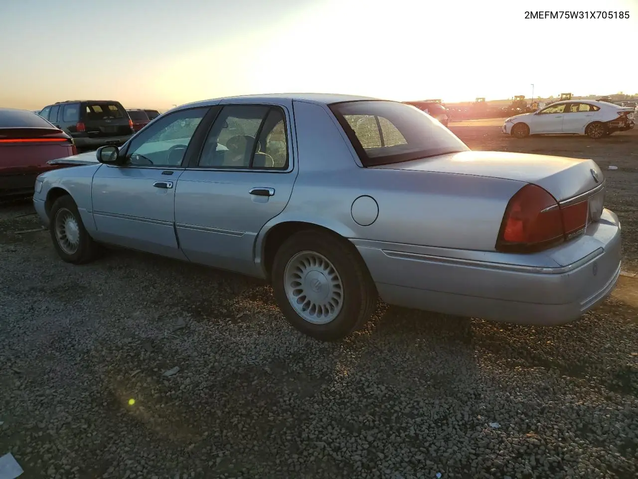 2MEFM75W31X705185 2001 Mercury Grand Marquis Ls