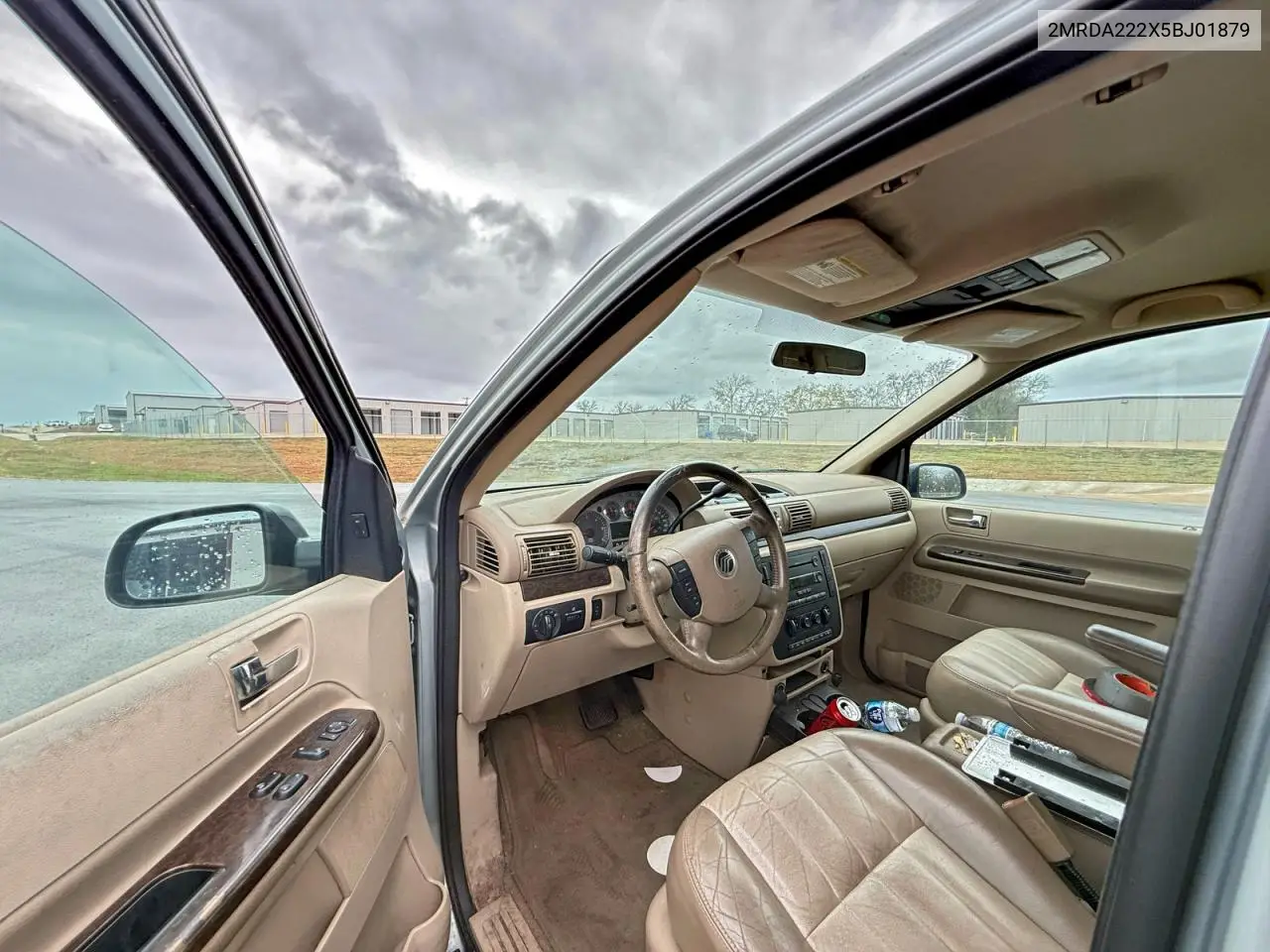 2MRDA222X5BJ01879 2005 Mercury Monterey Luxury