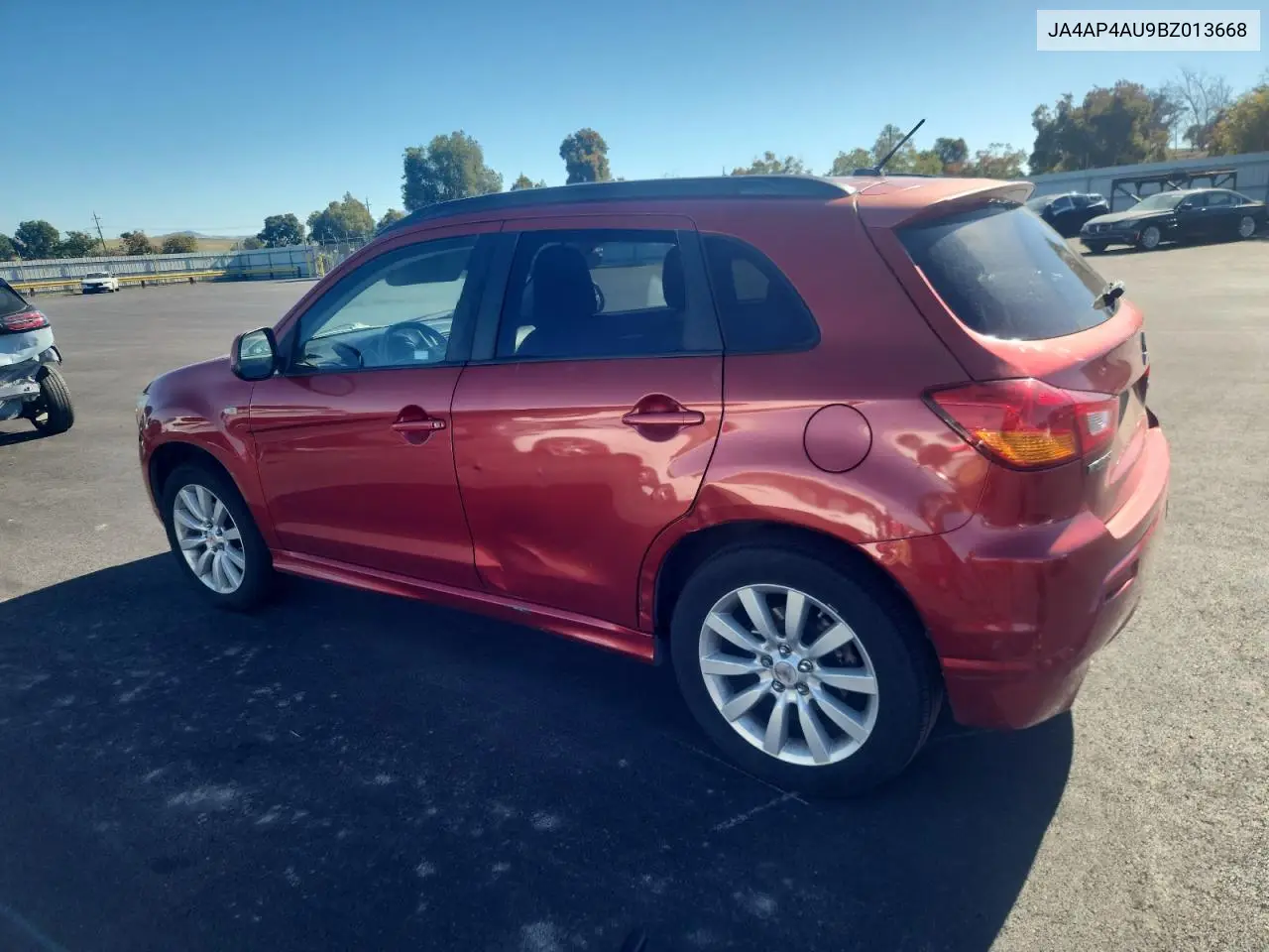 JA4AP4AU9BZ013668 2011 Mitsubishi Outlander Sport Se